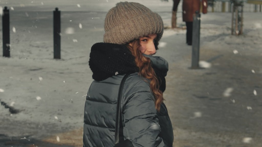 How To Wear A Light Pink Baseball Cap
